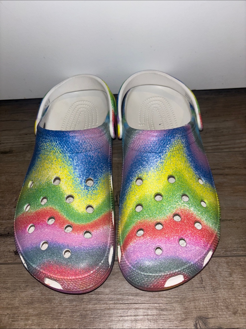 CROCS Mens Tie-Dye Rainbow Slip-On Clogs Size 12 - Picture 2 of 6